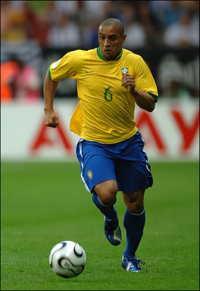 马尔蒂尼世界最强左后卫,马尔蒂尼和卡洛斯哪个强