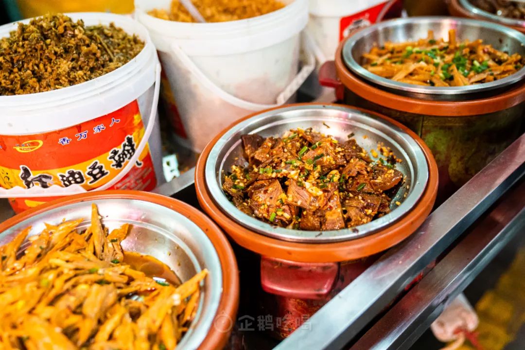 辣到落泪也舍不得停嘴的宝藏城市，不是长沙成都重庆