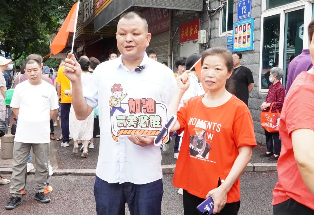 加油吧青年直击高考现场,加油吧少年高考首日现场直击
