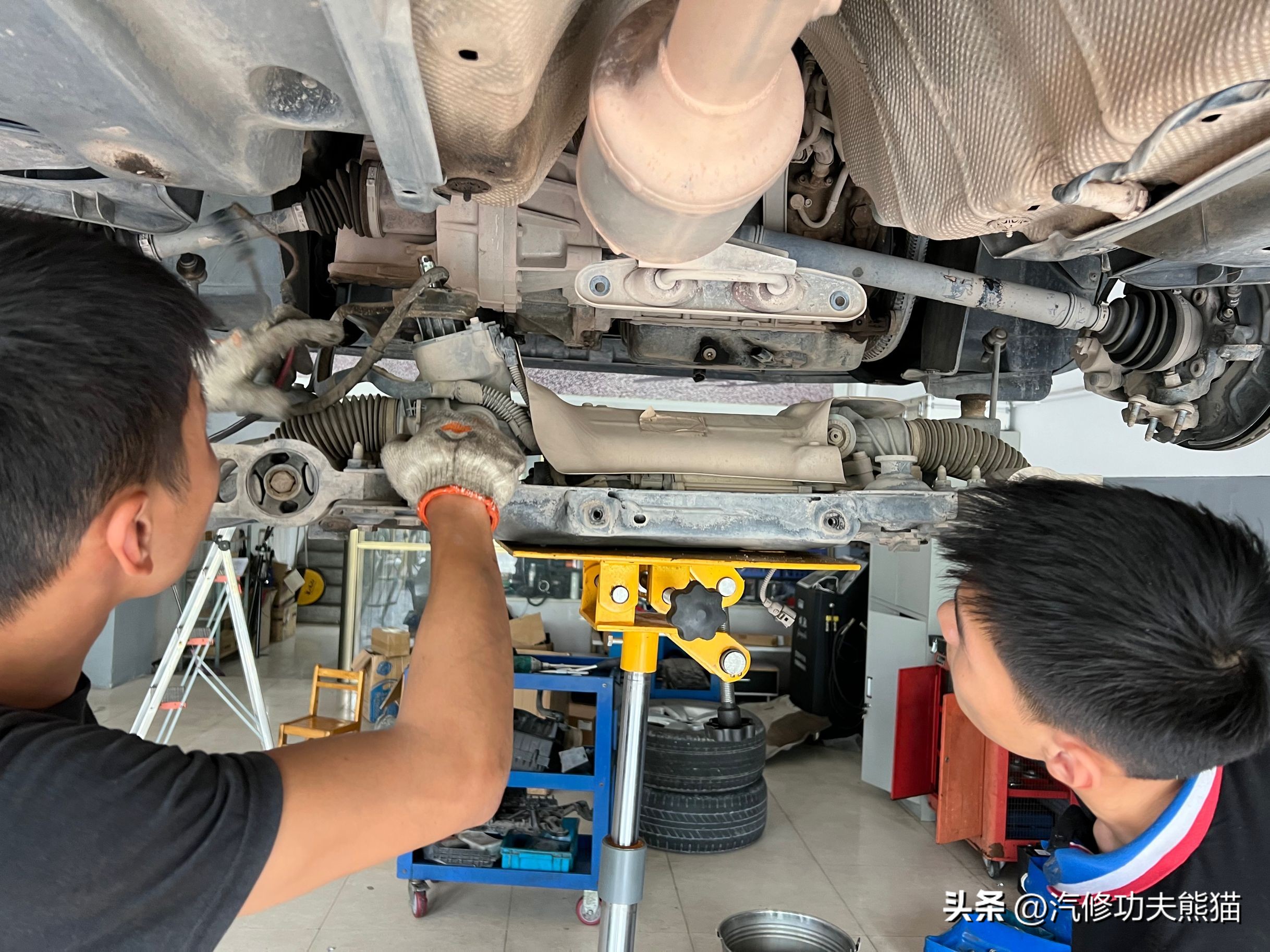 大众途观三百公里烧一升机油,途观3代发动机烧机油