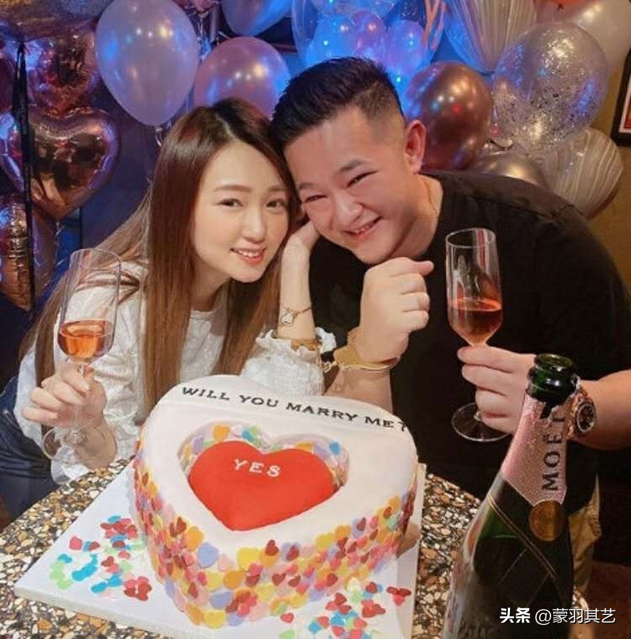 詹子晴给何超莲窦骁的祝福引争议,窦骁何超莲闺蜜詹子晴