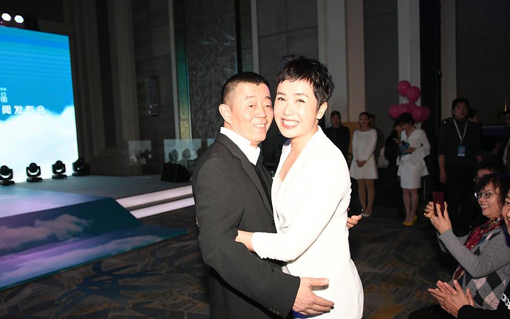 大瓜！老公出轨成性，妻子热衷“*养包**”鲜肉，开放式婚姻成流行？