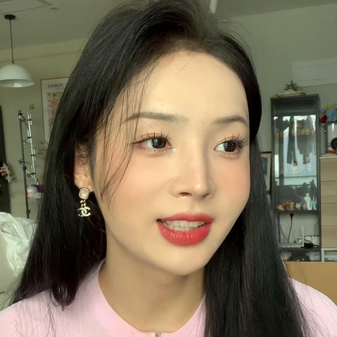 女人开箱快递,女生没有拆快递