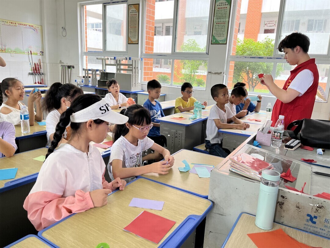 社区趣味剪纸教学,心灵手巧剪纸四年级