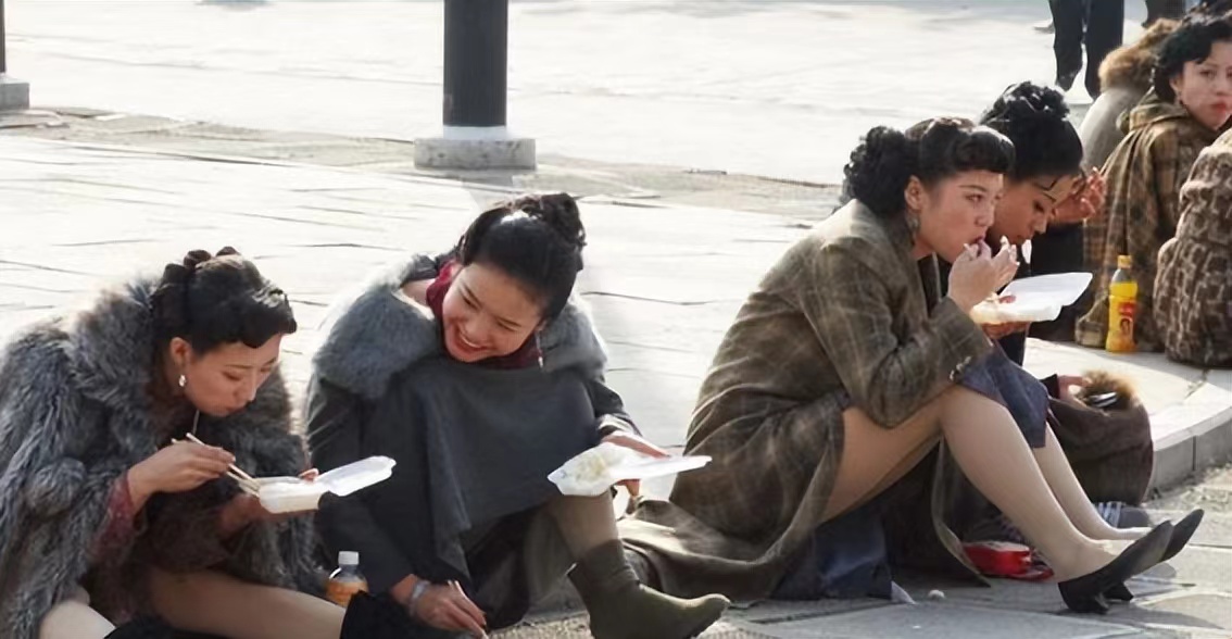 横店女群演真实处境可怜,横店群演泛滥的人