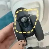 吸盘行李箱和支架行李箱哪个好,新行李箱好还是大嘴猴行李箱好