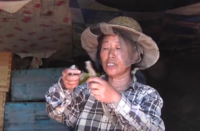 黑龙江女子和蛇同居15年,黑龙江男子和蛇一起生活三年