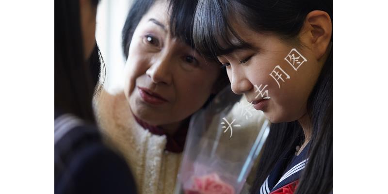 带孩子去亲戚家玩被忽略,带孩子去玩把孩子弄丢了