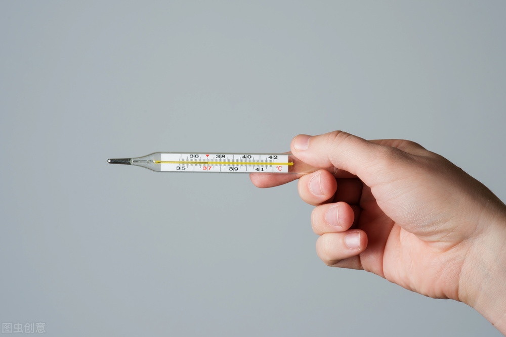 人体发热是什么引起的,人体发热有什么症状