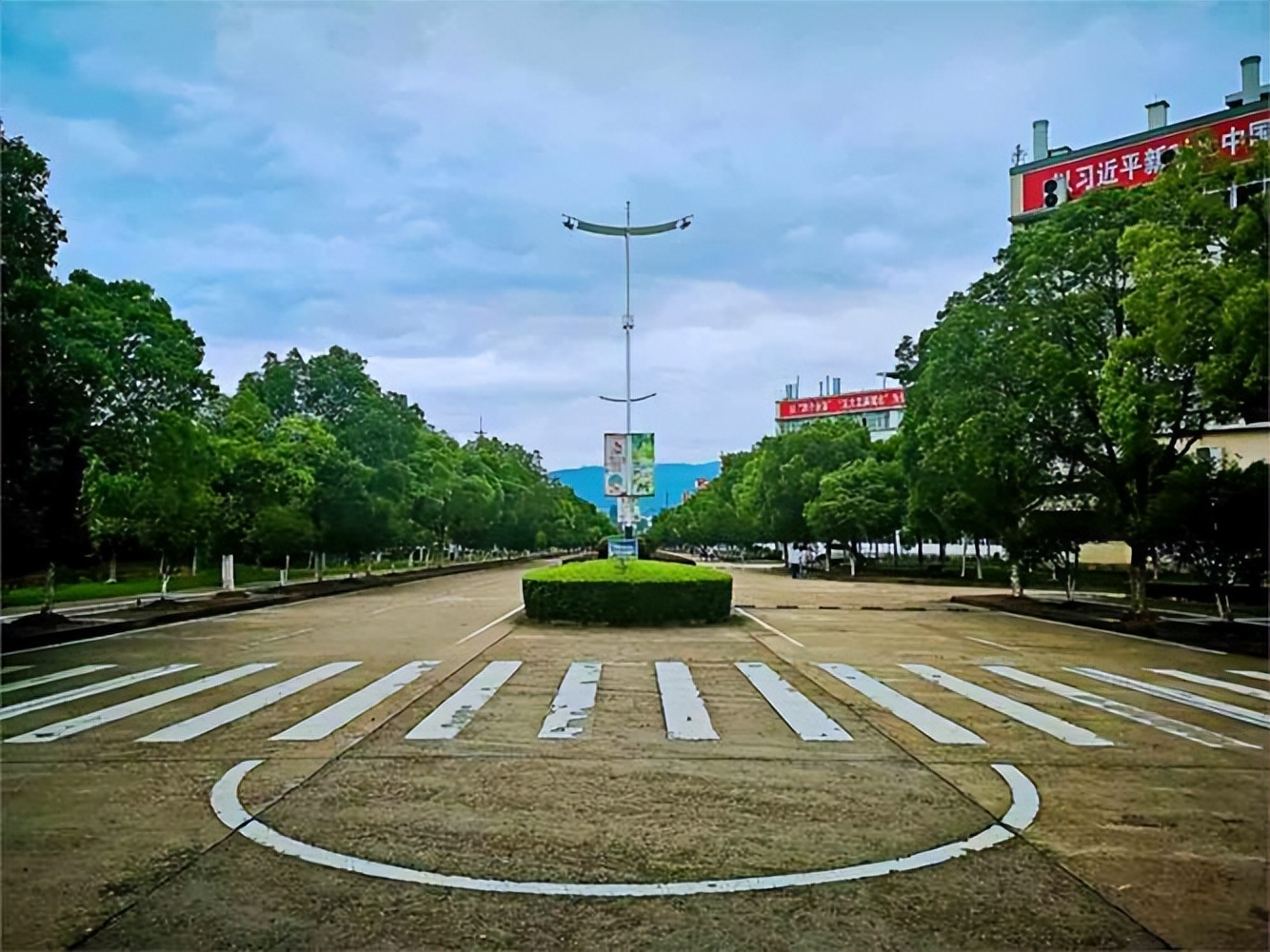 江西省南昌市南昌大学医学院,江西中医药大学比南昌大学更好吗