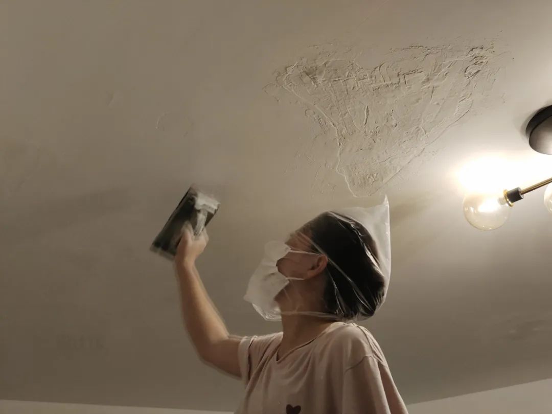 天花与墙边开裂如何修补,天花裂缝导致腻子层开裂怎么办
