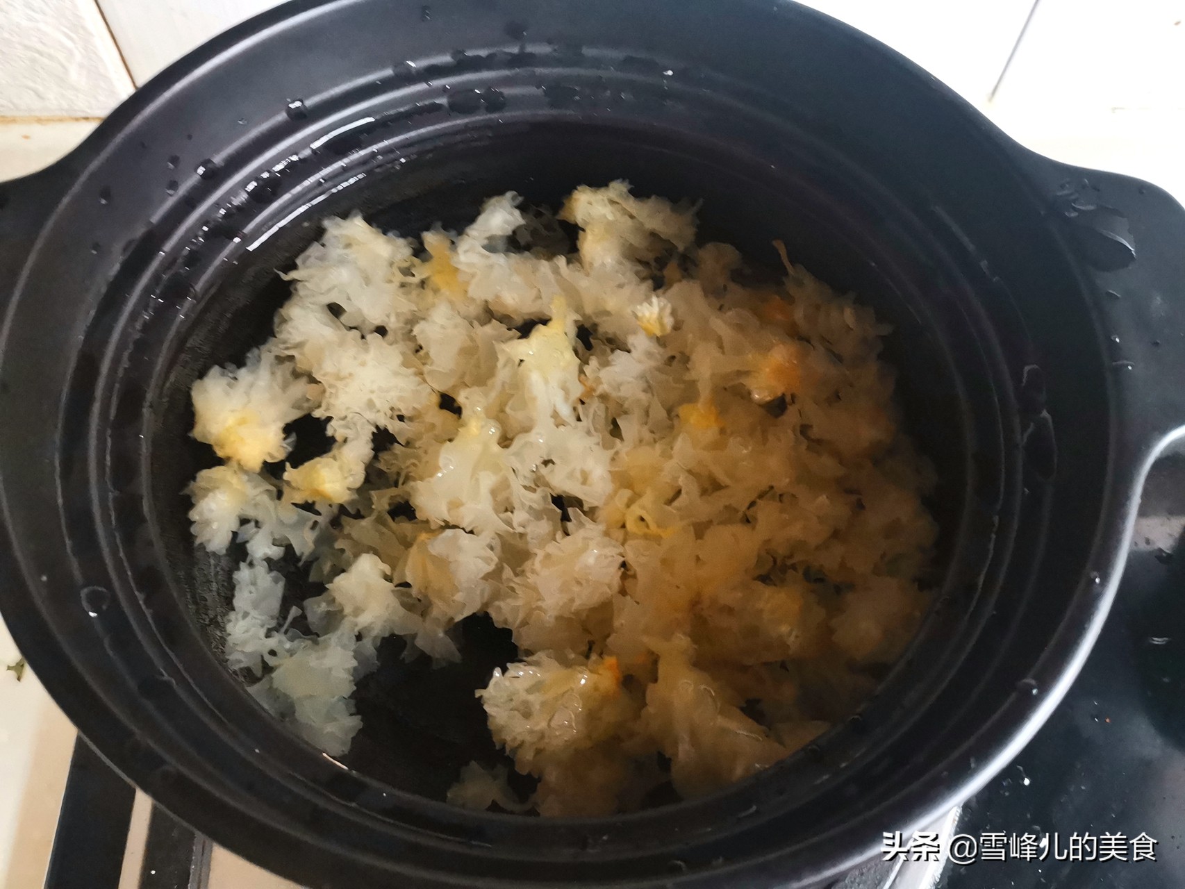 银耳怎么样才能熬出胶来,银耳怎么熬制才容易出胶