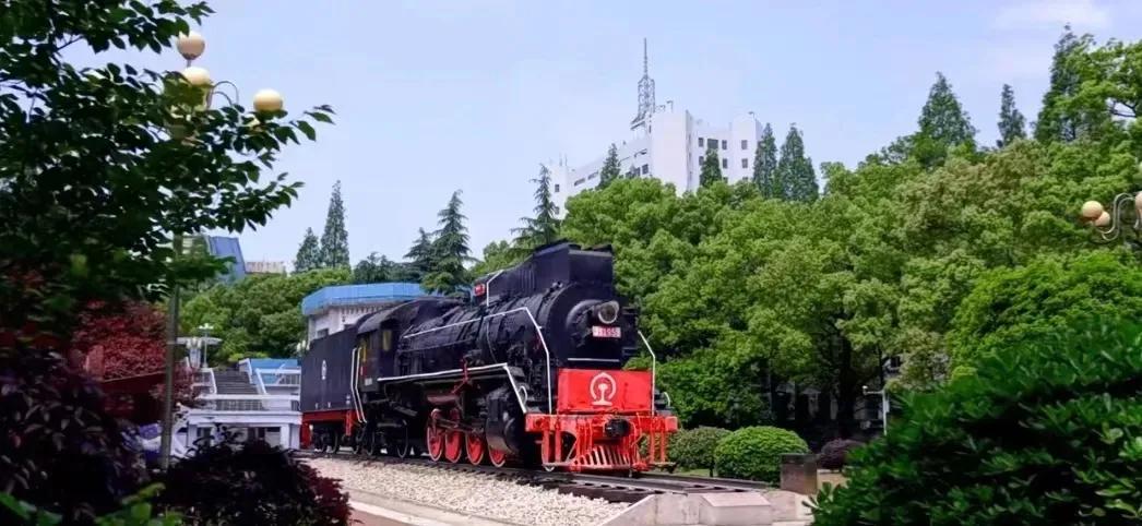 土木工程学院和建筑学院,土木建筑工程学院将继续拼搏奋斗