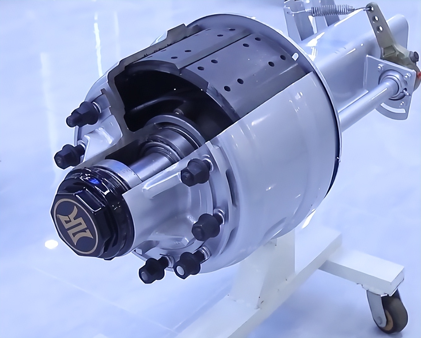 盘刹挂车轴头烫手正常吗,挂车轴头烫手正常吗