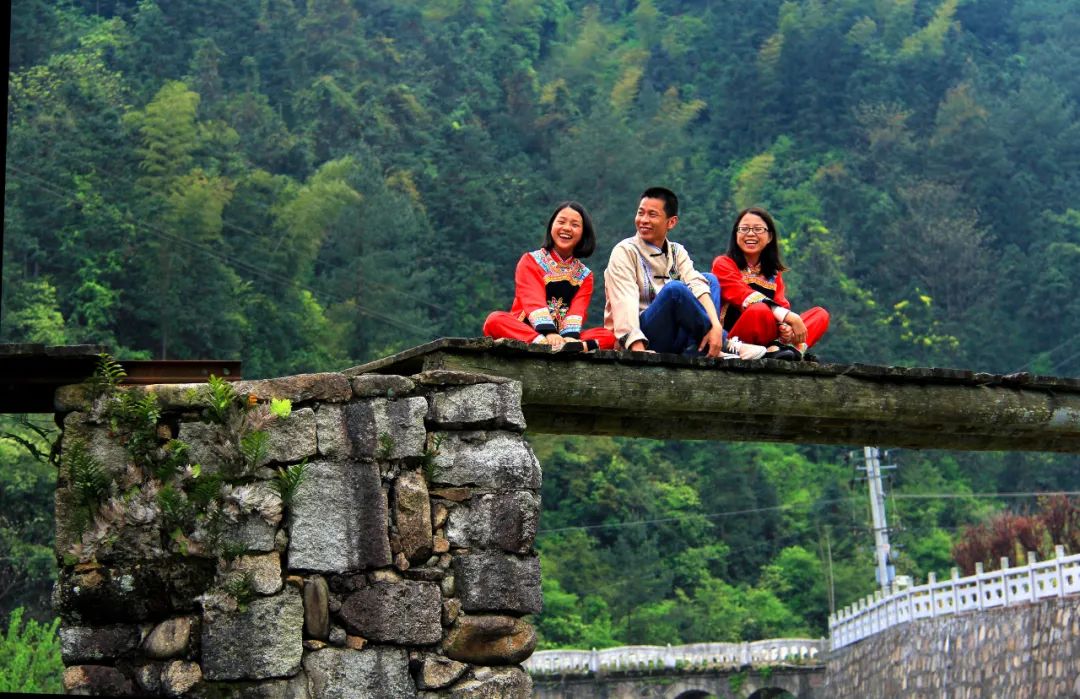 涓婇ザ閾呭北鐣叉棌椋庢儏,澶╀笅show