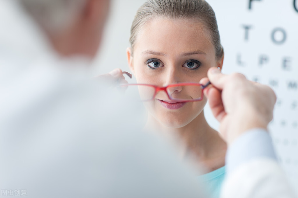 网上配眼镜怎么才能靠谱一点,如何配近视眼镜不踩坑