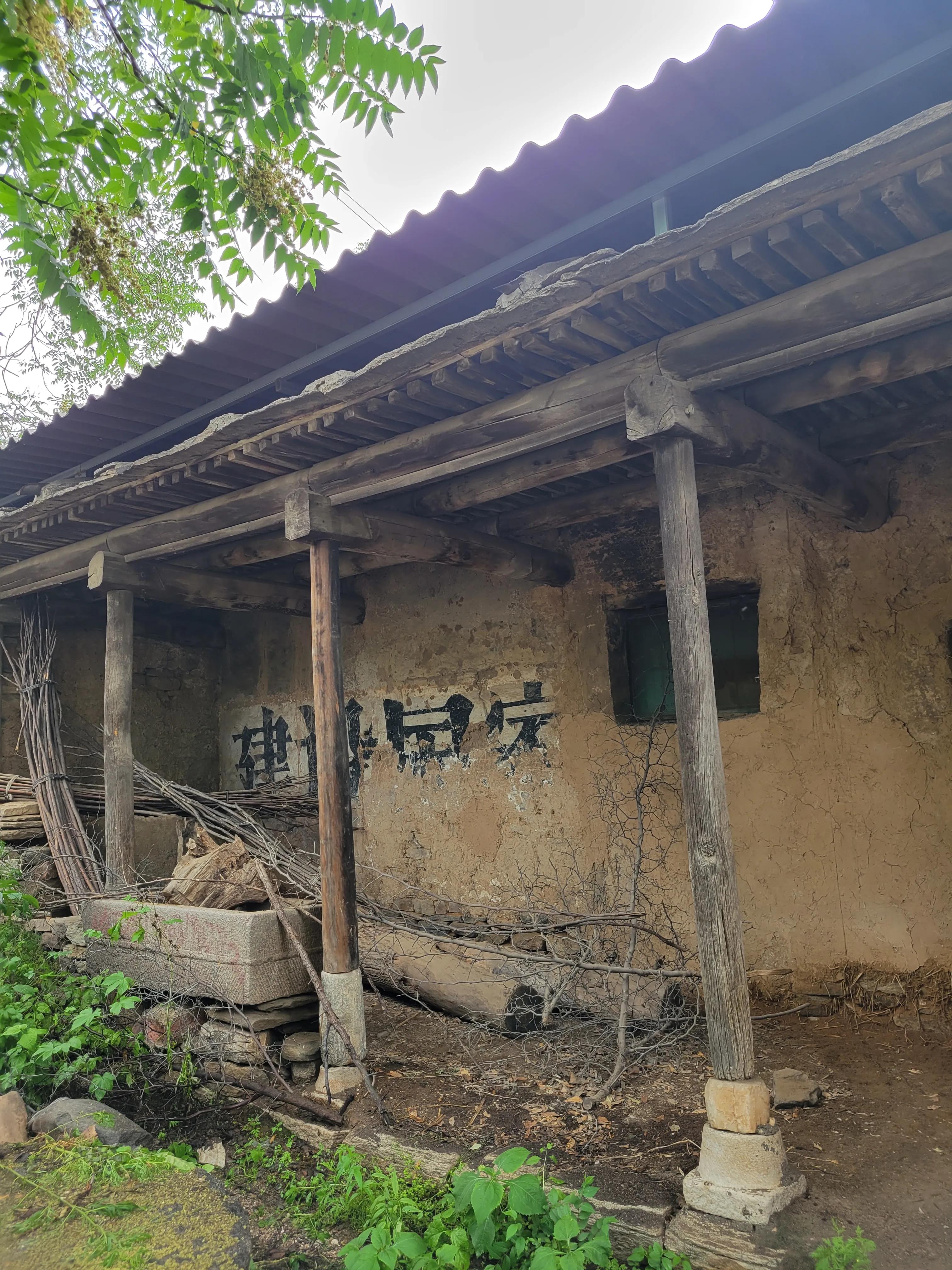 政协科教文卫专委会总结,区政协委员慰问留守儿童