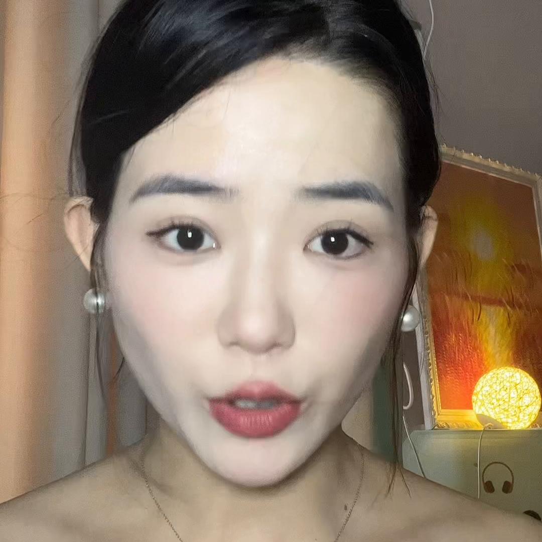 化妆新手如何使用定妆喷雾,美妆蛋教你正确用定妆喷雾