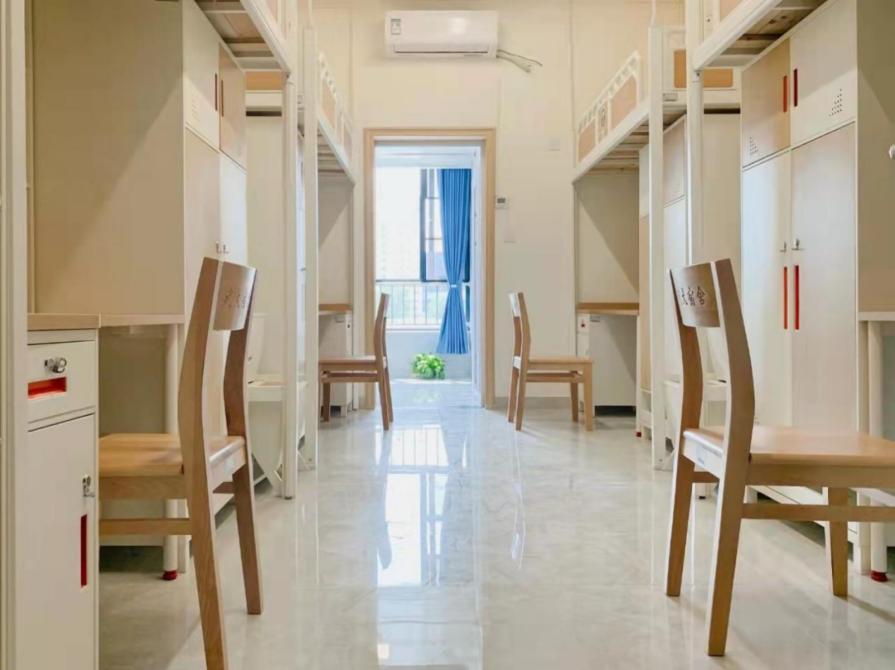 江湖风云起，群英临天下！看百卅武大，横刀立马，仗剑天涯！