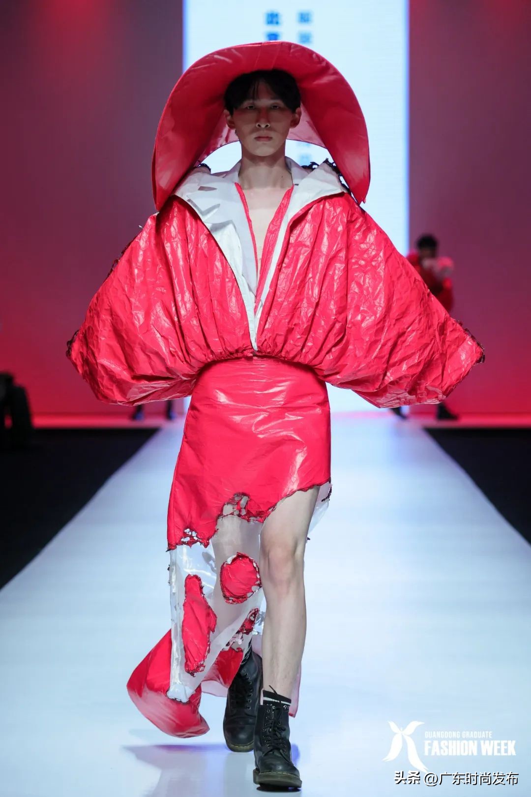 致青春以设计之歌！北京理工大学珠海学院服装设计毕业作品展演——2023中国（广东）大学生时装周