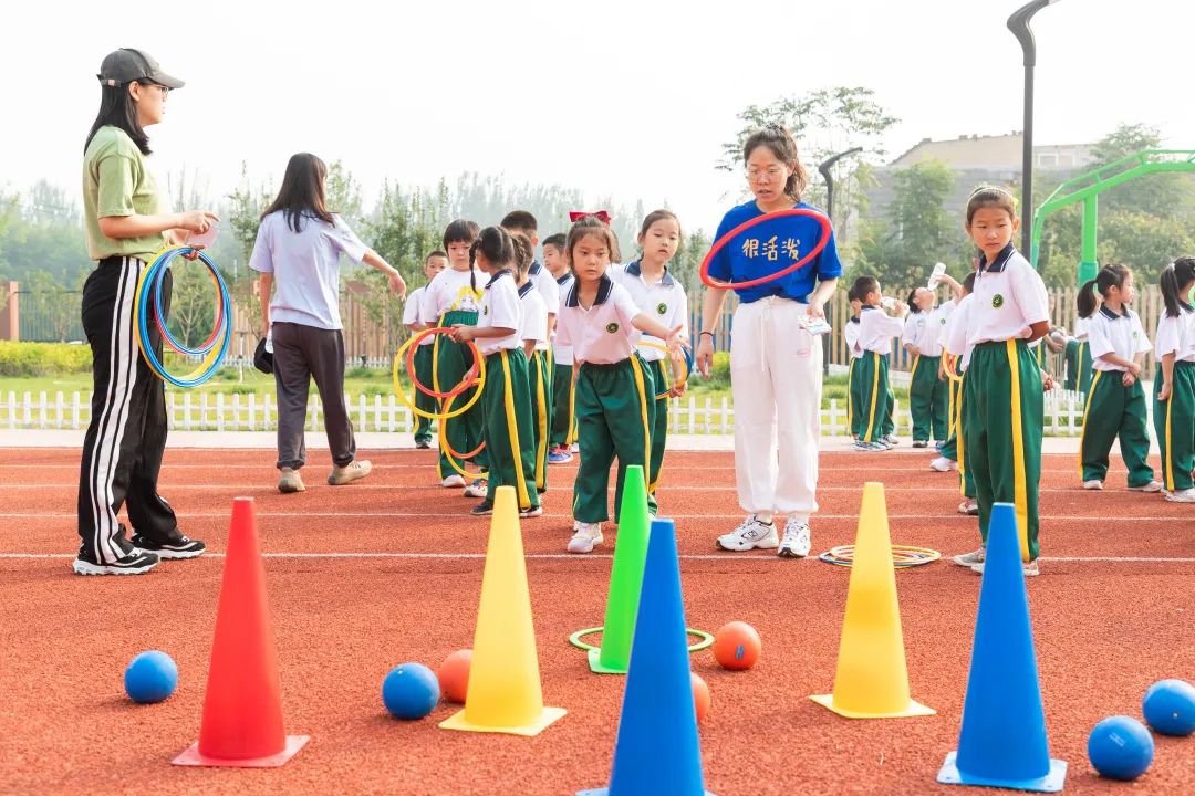 房山育新学校,喜迎二十大奋进新征程开启新时代