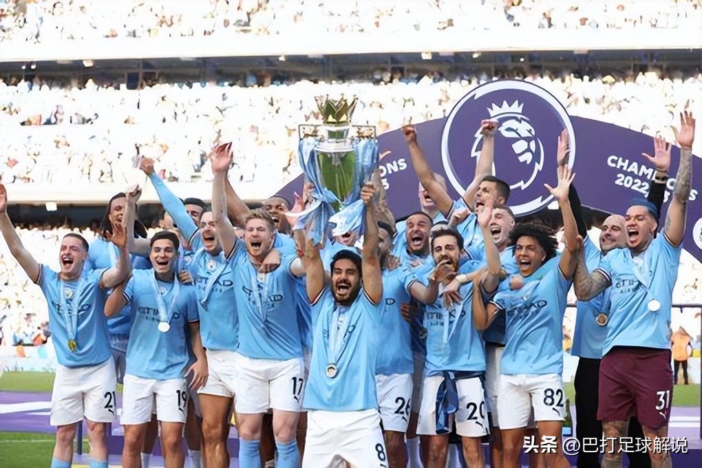 哈兰德何时曼城首秀,哈兰德捧杯