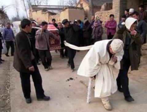 送葬完了回自己家有啥讲究,送葬路上可以走回头路吗