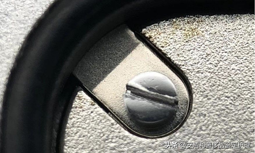 小安奢侈品鉴定教学,怎么鉴别卡地亚山度士