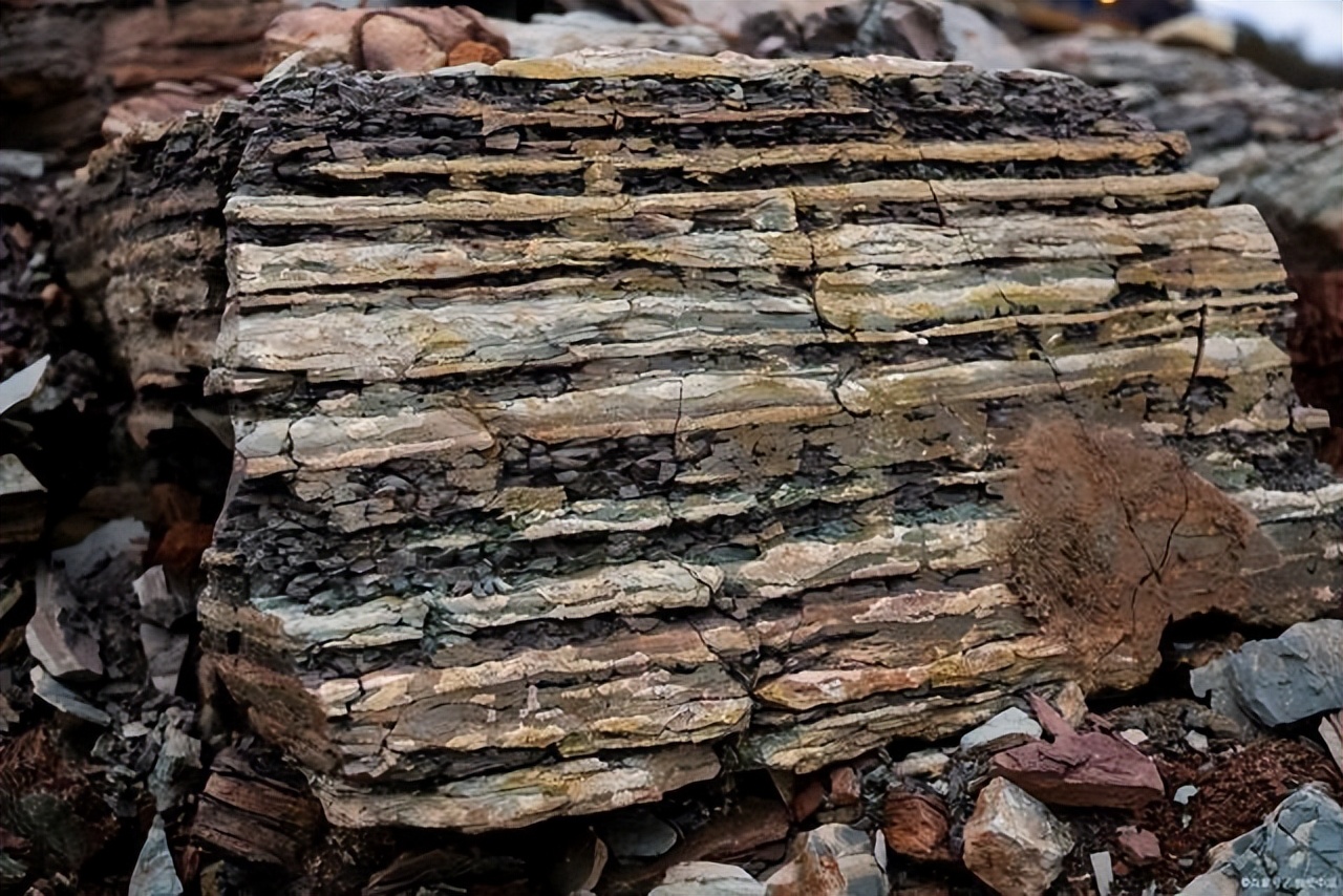 中国意外在小县城发现页岩油田，达10亿吨大油田，号称中国的迪拜