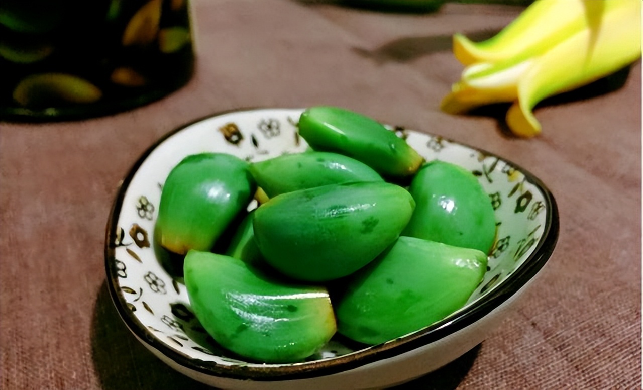 醋腌腊八蒜的正确方法,腌腊八蒜时只放醋就错了教你一招