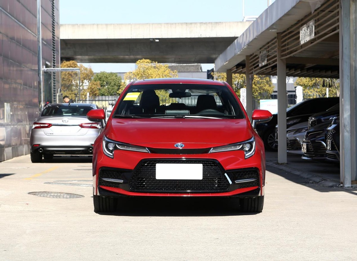 家用买丰田雷凌好还是大众速腾好,速腾1.2t跟雷凌1.2t哪个值得买