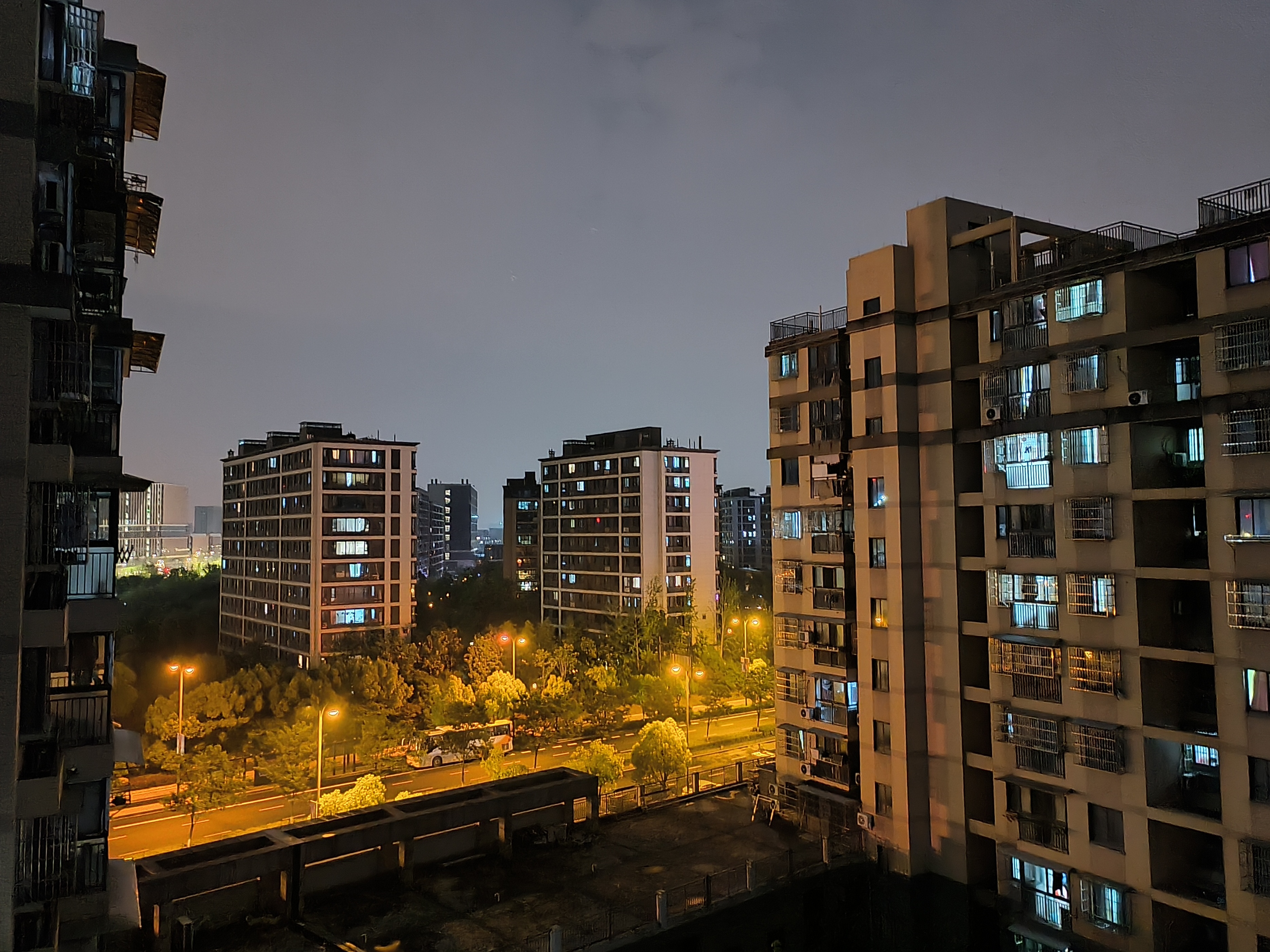 偶像派和实力派哪个更好看,荣耀70pro和平精英测评