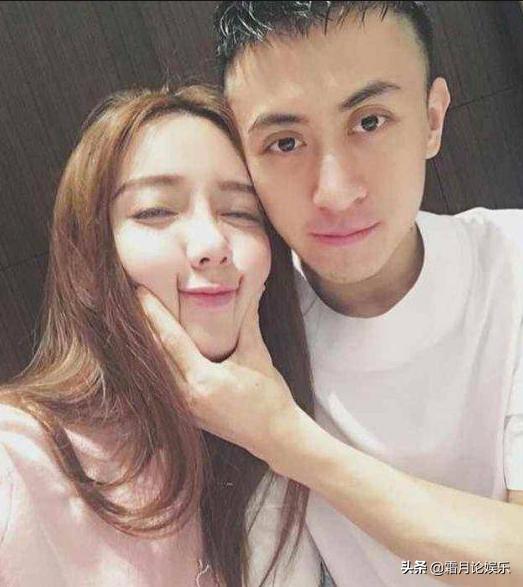 王思聪跟秦奋同款表,戴王思聪同款千万手表