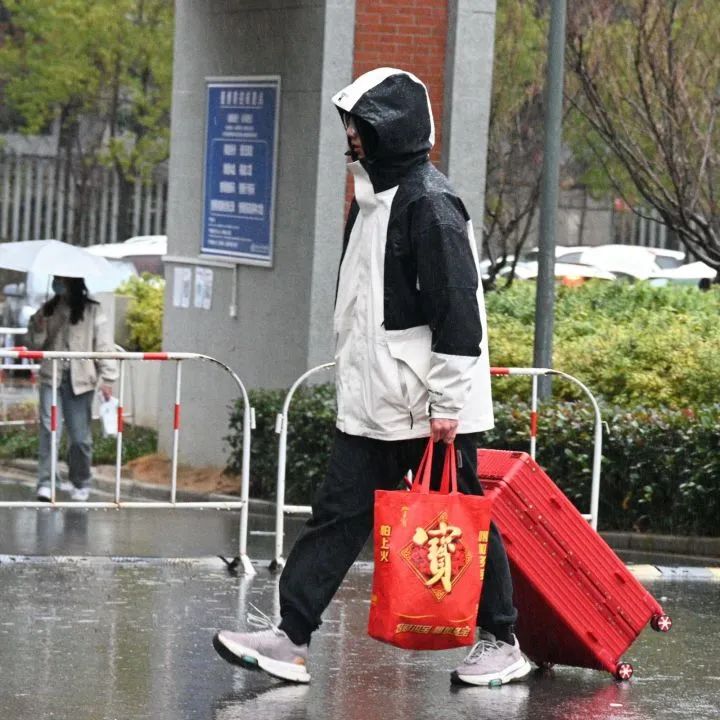 武汉纺织大学外经贸学院开学了吗,武汉纺织大学外经贸开学怎么去