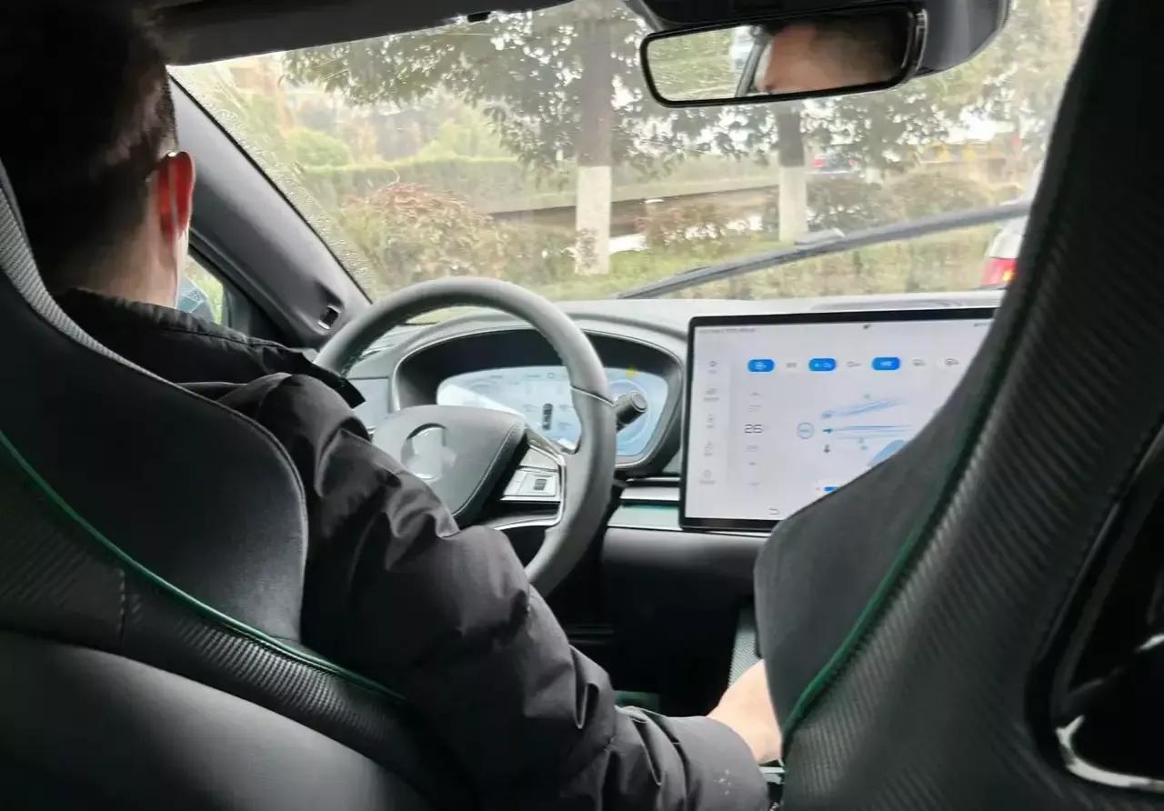 插电混动车真的省油不省钱吗,插电式混动车这样开最省油