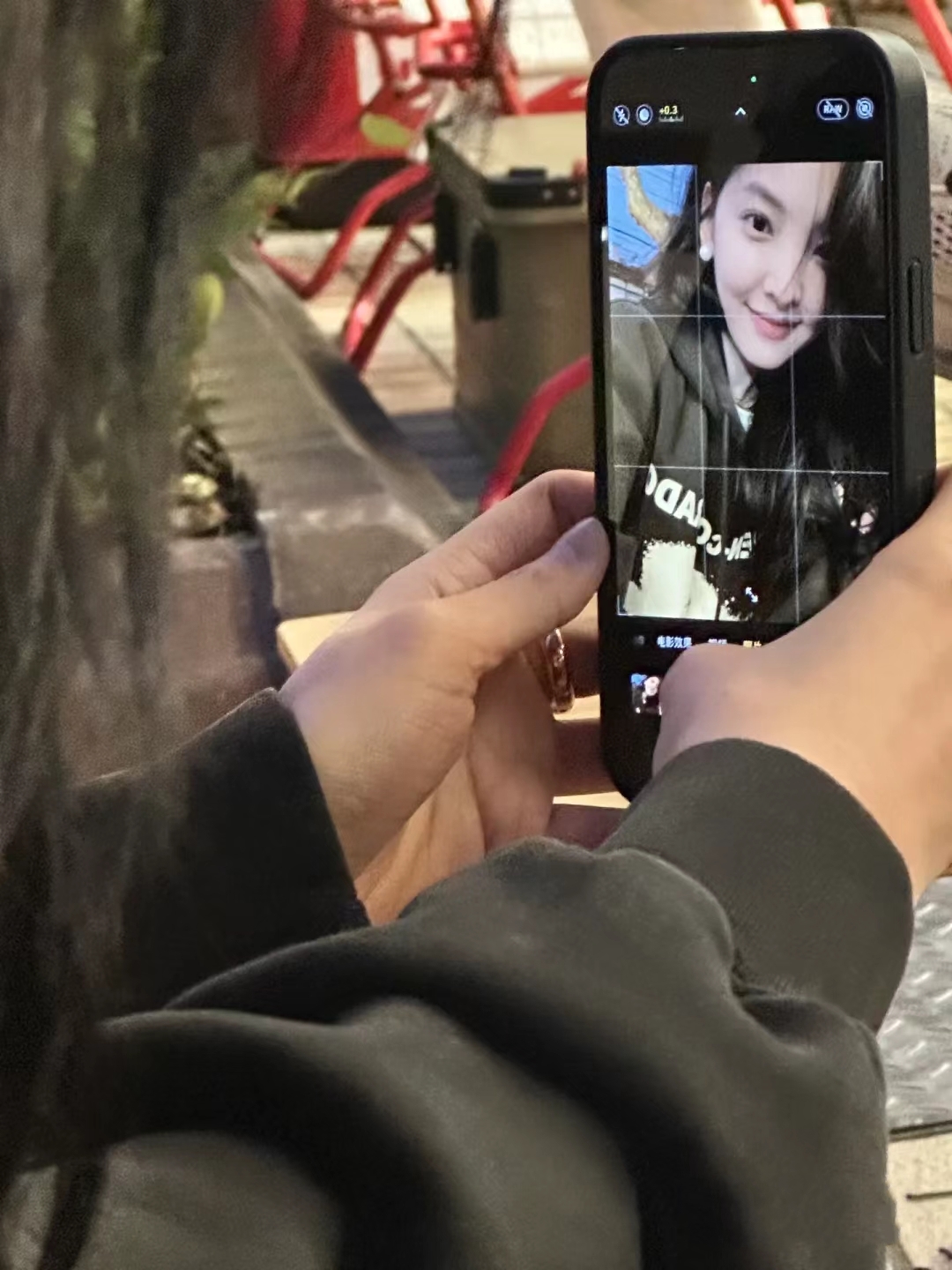 迪士尼偶遇奚梦瑶,奚梦瑶何超欣同框合影