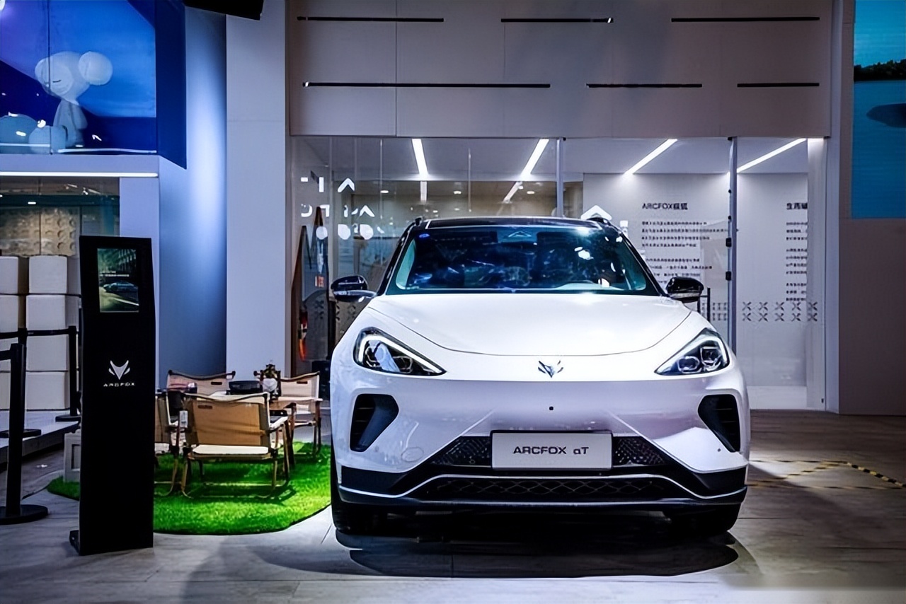 20多万元买极狐汽车，买到的是百万级的安全性和品质感