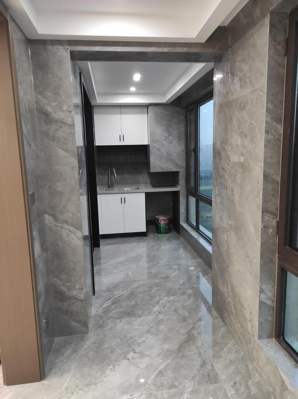 硬装装完没钱买沙发,硬装结束了没钱买电视和沙发