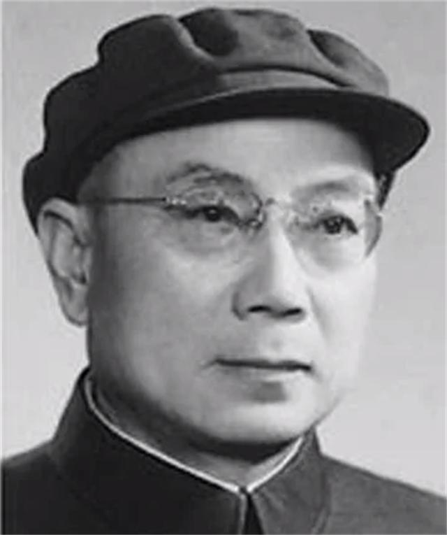 毛主席多次“戴口罩”外出，被认出后毫不避讳，与群众鱼水情深