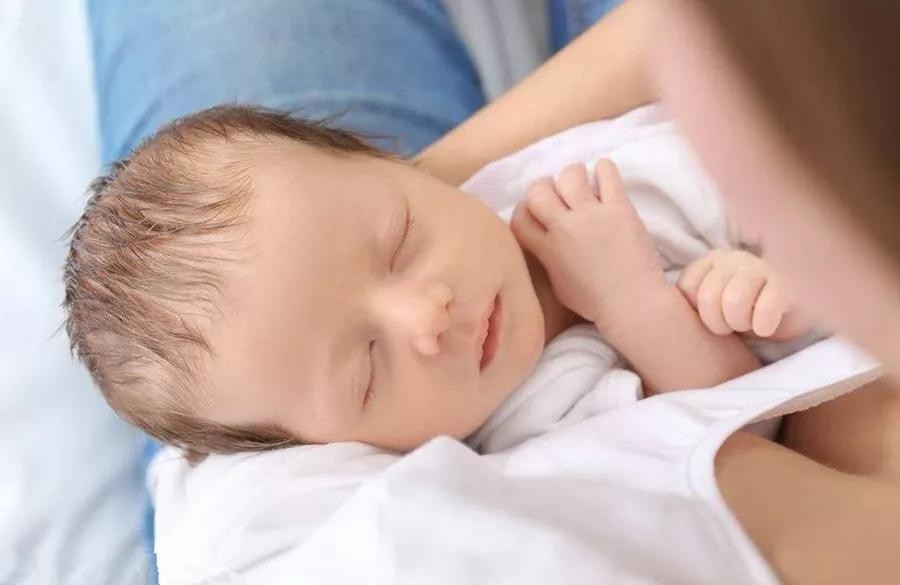 新生儿注意发展的特点分别有哪些,新生儿的一些注意事项