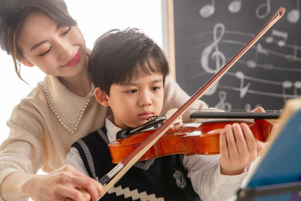 人生不容易只有靠自己挣钱,人生只有赚钱最有意义