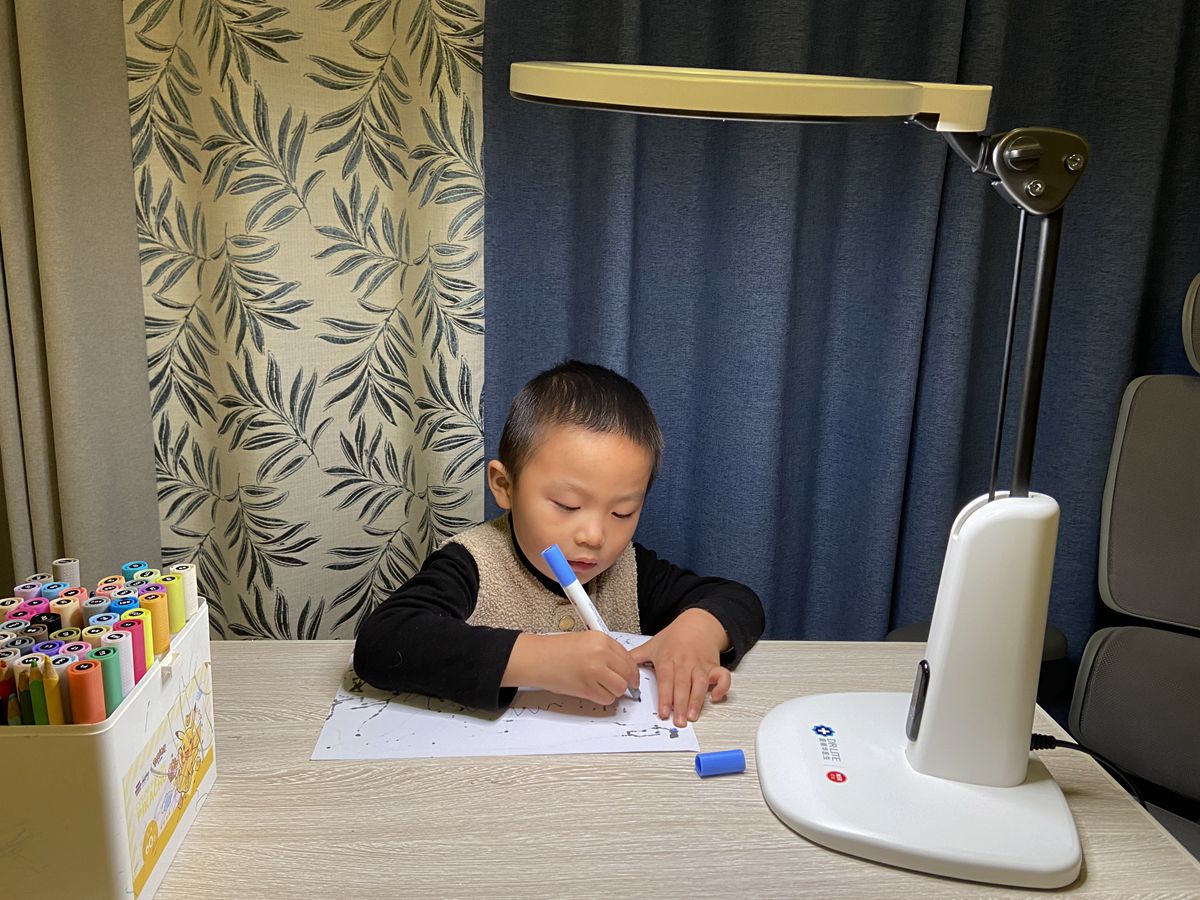 儿童护眼灯推荐爱德华,护眼灯300元推荐