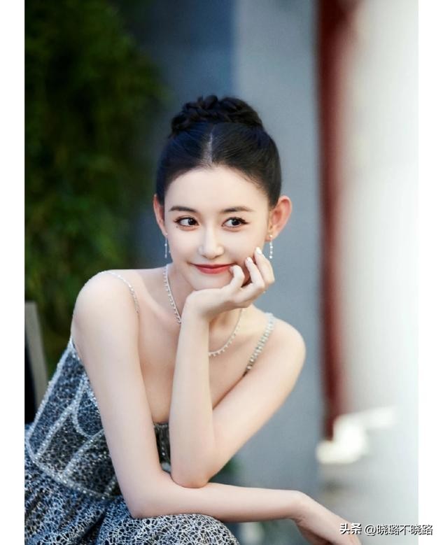 脸上这4个部位有痣到老都优雅,脸上这四处有痣是天生的美人