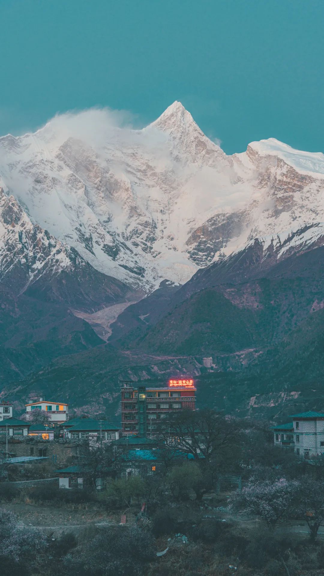 龙泉山看桃花徒步最佳路线,徒步穿越十里桃花漫山遍野
