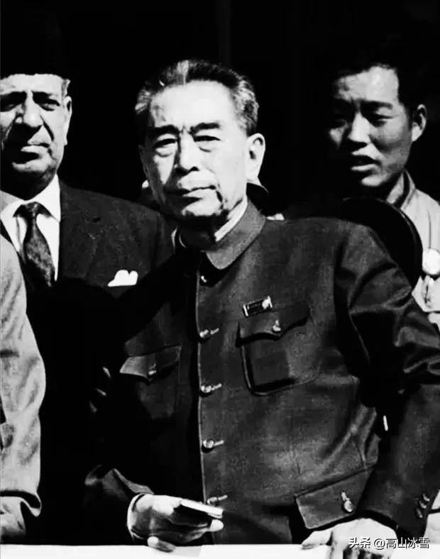 他曾担任3个直辖市市委书记，曾为周总理做过椅子，官至副国级