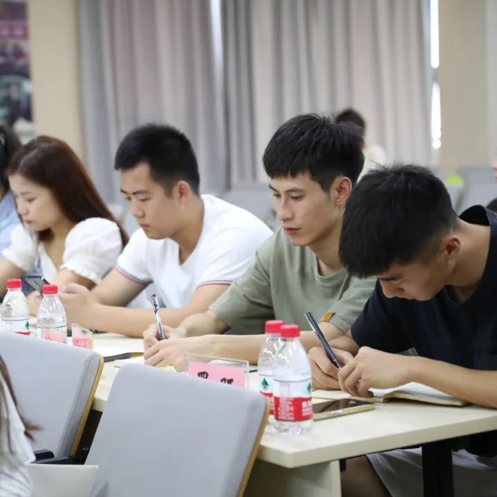 人和之师｜凝“新”聚力躬耕教育——人和街小学