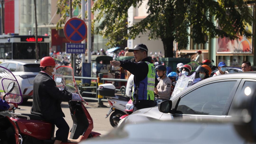 全国2019共出动警力多少人次,日均出动警力6300余人次