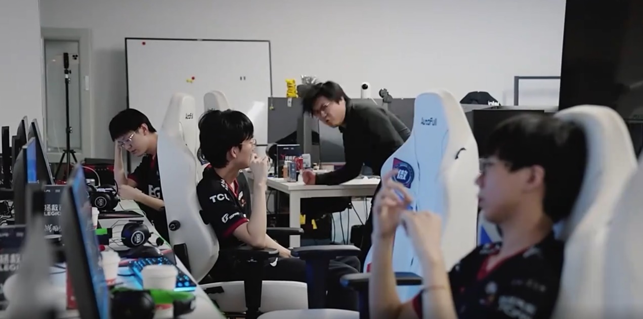 s11edg击败rng后被喷,edg被tt翻盘众主播反应