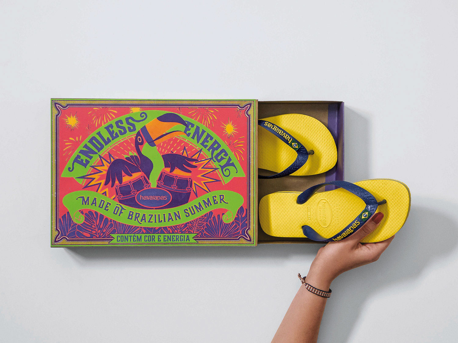 色彩对比强烈的包装设计,包装设计颜色搭配高级感