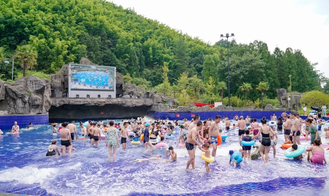金佛山景区内温泉,金佛山温泉度假村泡温泉